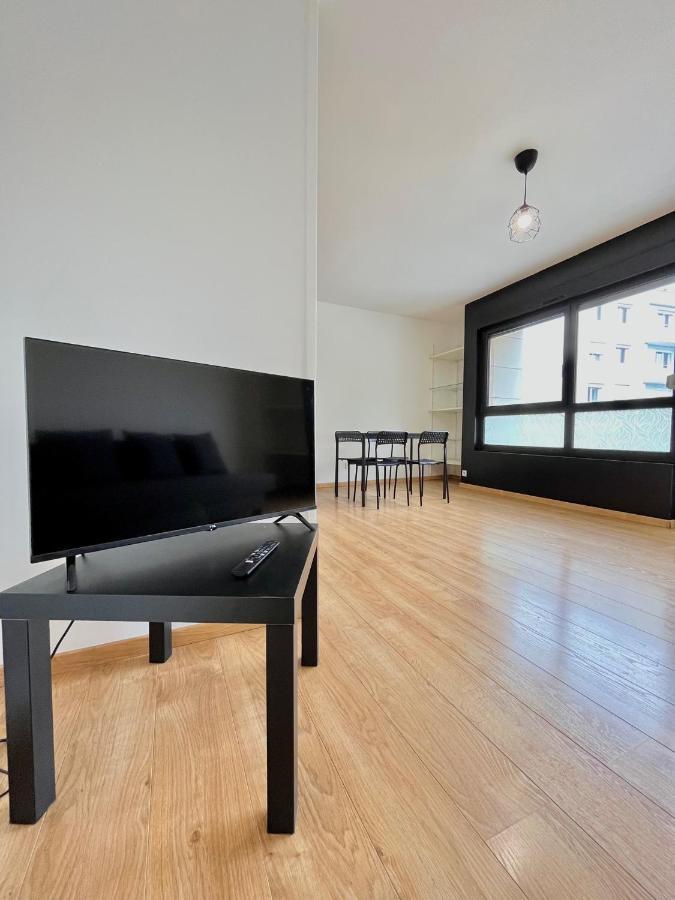 Ponsardin- Appartement Avec Balcon Et Parking ランス エクステリア 写真