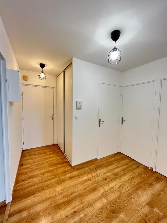 Ponsardin- Appartement Avec Balcon Et Parking ランス エクステリア 写真