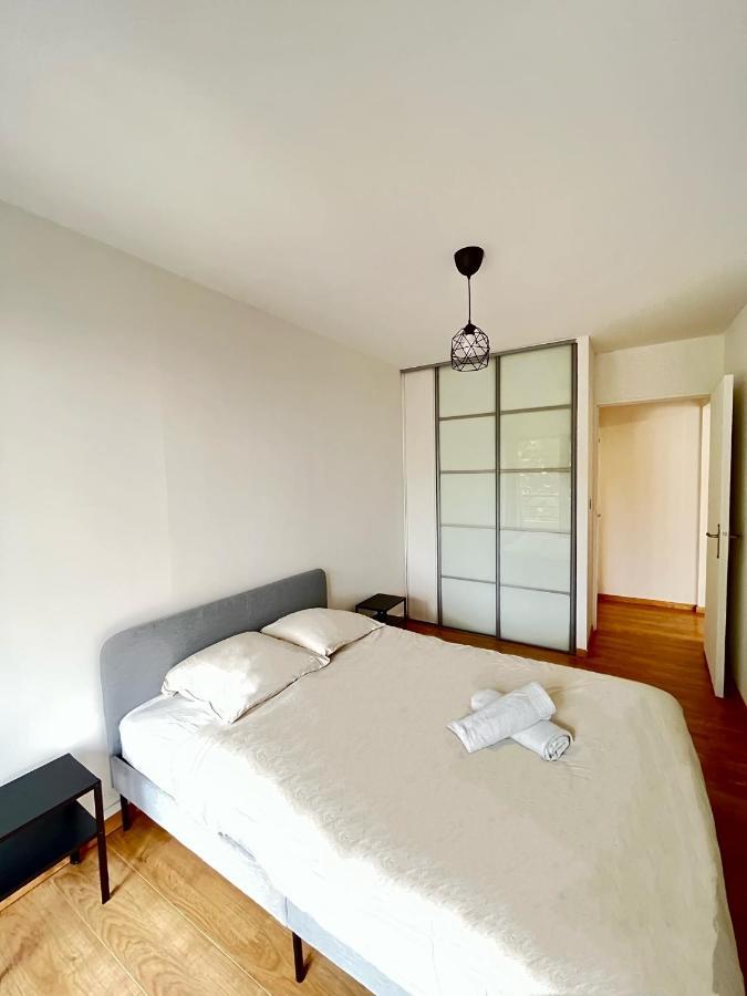 Ponsardin- Appartement Avec Balcon Et Parking ランス エクステリア 写真